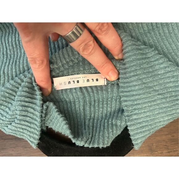 Blue Blush Teal Cropped Ribbed Turtleneck Sweater, Size Large - Picture 5 of 8